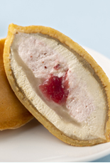 あまおう入りどら焼き「どらきんぐエース・ほうじ茶」