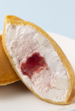 あまおう入りどら焼き「どらきんぐエース・杏仁豆腐」